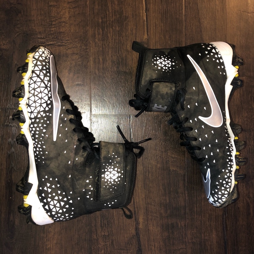 Nike FastFlex Football Cleats